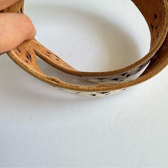 Vintage Statement Belt Y2K Cream Leather Perforated Cutout Coastal Womens Large - Picture 4 of 10